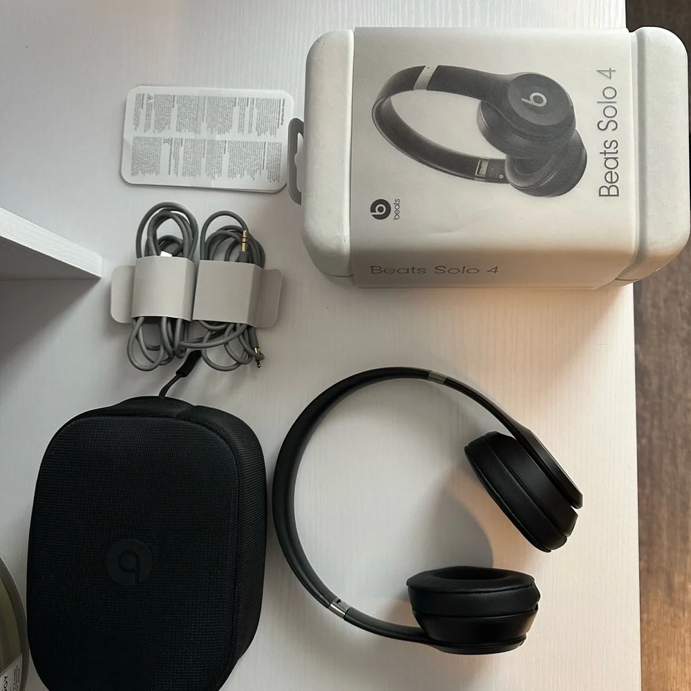 Solo 4 Wireless Headphones - Black